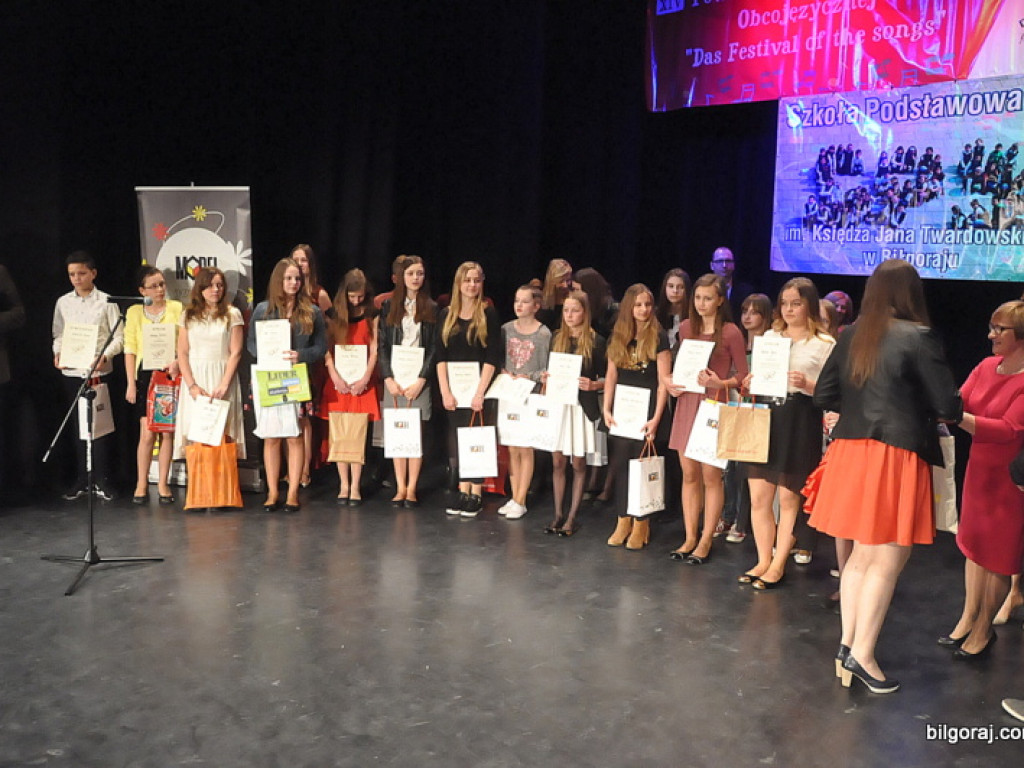 XIV Powiatowy Festiwal Piosenki Obcojęzycznej (FOTO, VIDEO, WYNIKI)