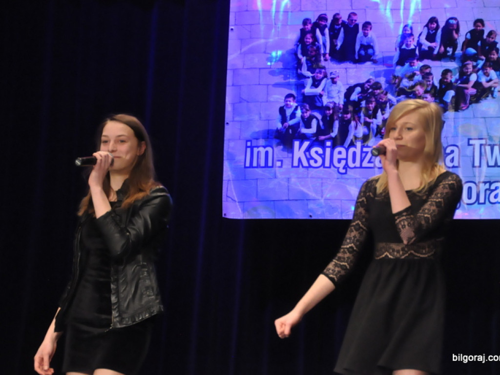 XIV Powiatowy Festiwal Piosenki Obcojęzycznej (FOTO, VIDEO, WYNIKI)