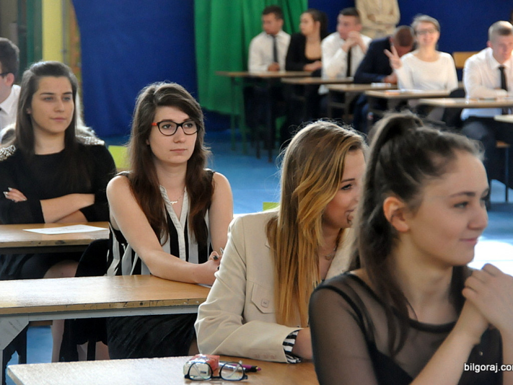 Ruszyły tegoroczne matury. Dziś język polski (FOTO)