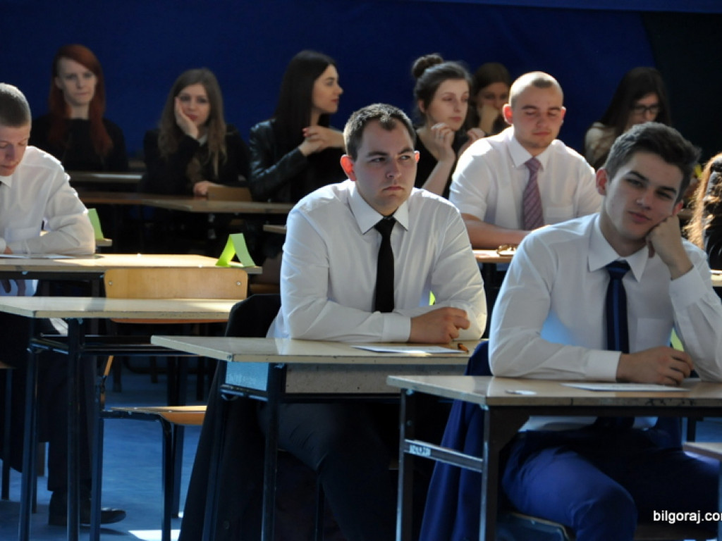 Ruszyły tegoroczne matury. Dziś język polski (FOTO)