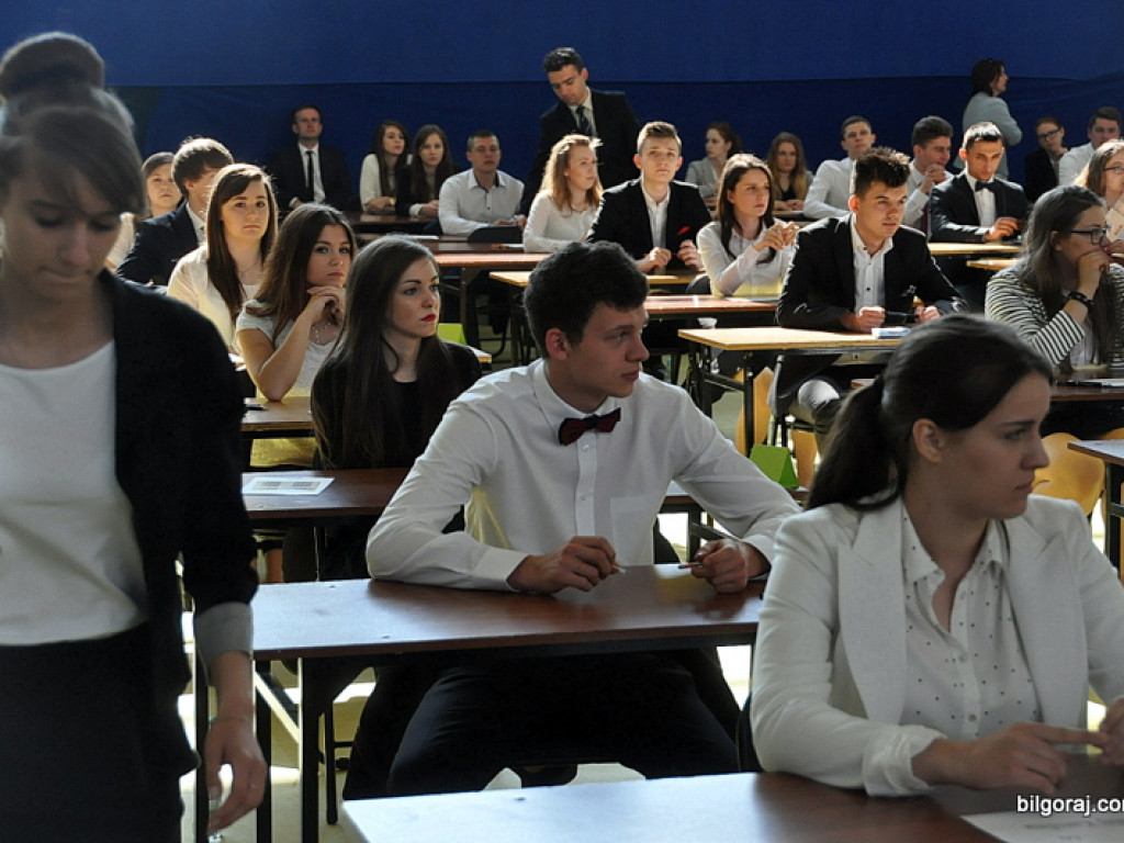 Ruszyły tegoroczne matury. Dziś język polski (FOTO)