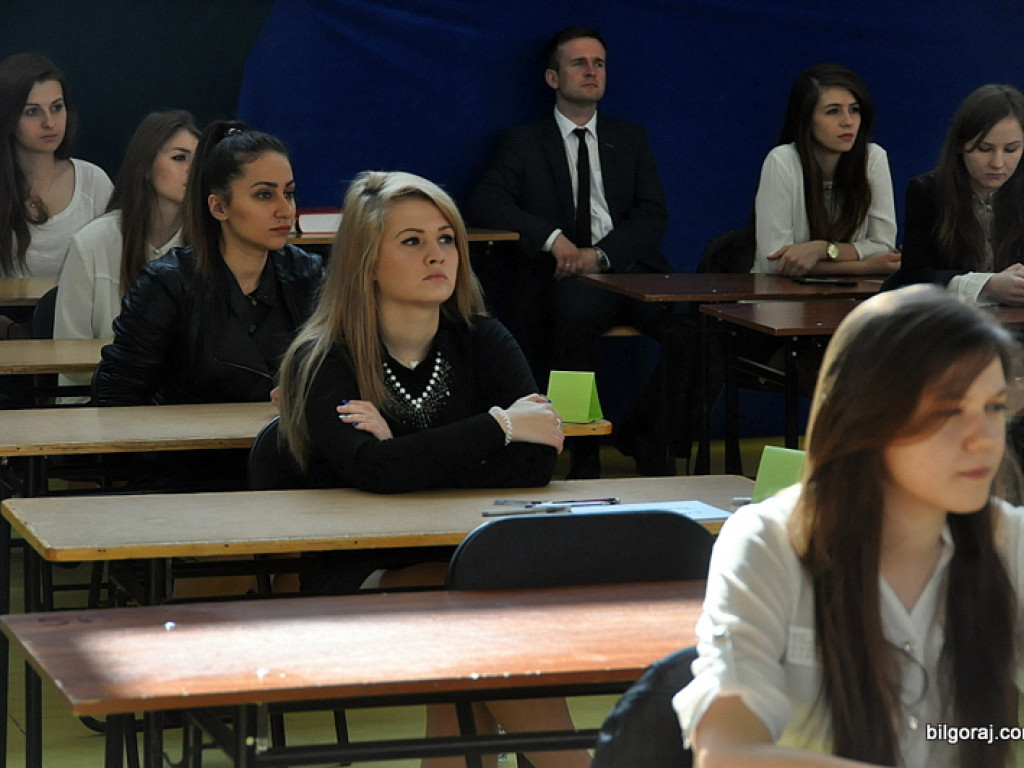 Ruszyły tegoroczne matury. Dziś język polski (FOTO)