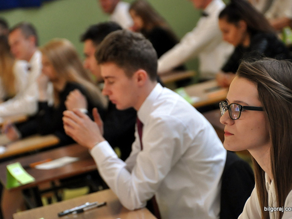 Ruszyły tegoroczne matury. Dziś język polski (FOTO)