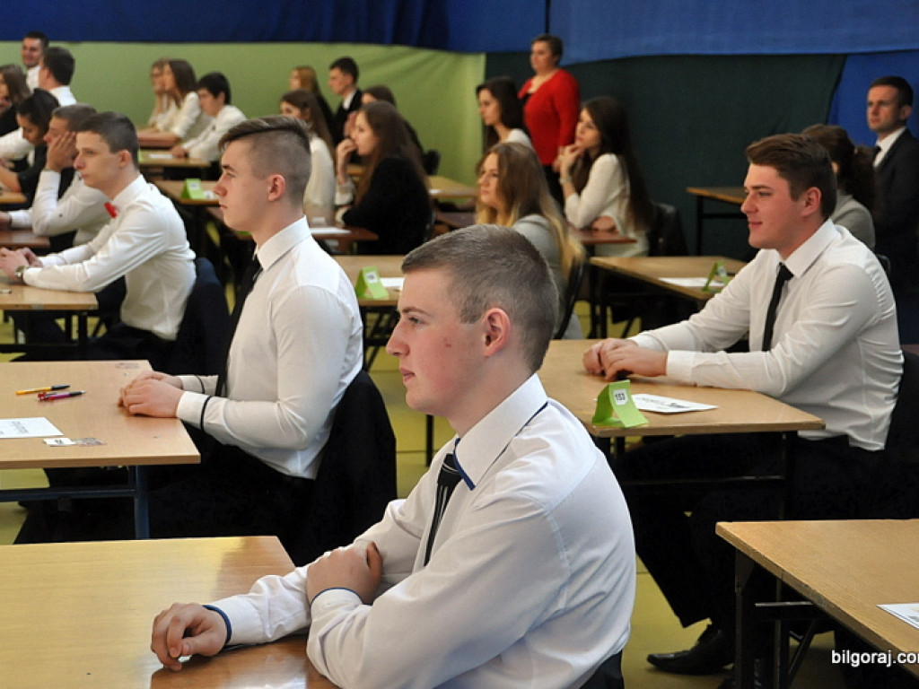 Ruszyły tegoroczne matury. Dziś język polski (FOTO)