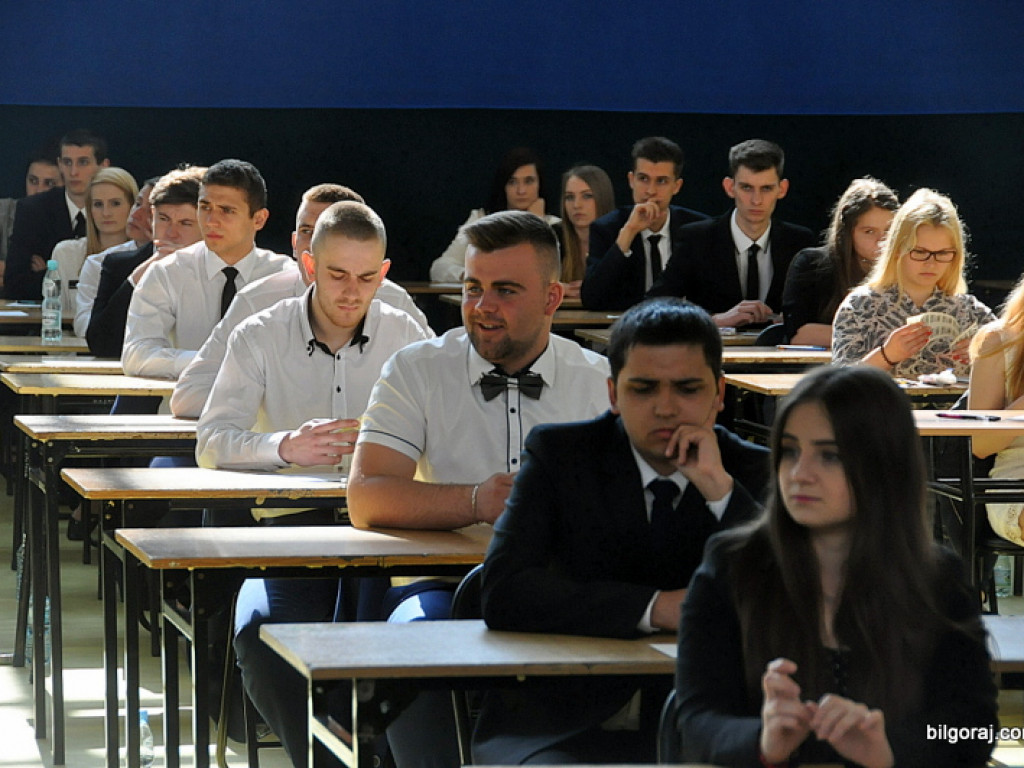 Ruszyły tegoroczne matury. Dziś język polski (FOTO)
