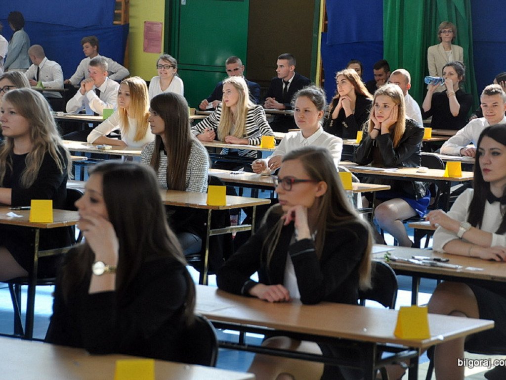 Ruszyły tegoroczne matury. Dziś język polski (FOTO)