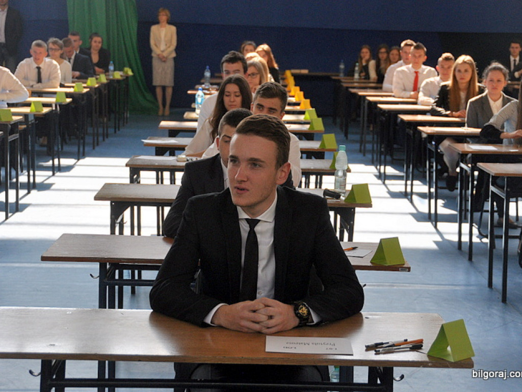 Ruszyły tegoroczne matury. Dziś język polski (FOTO)