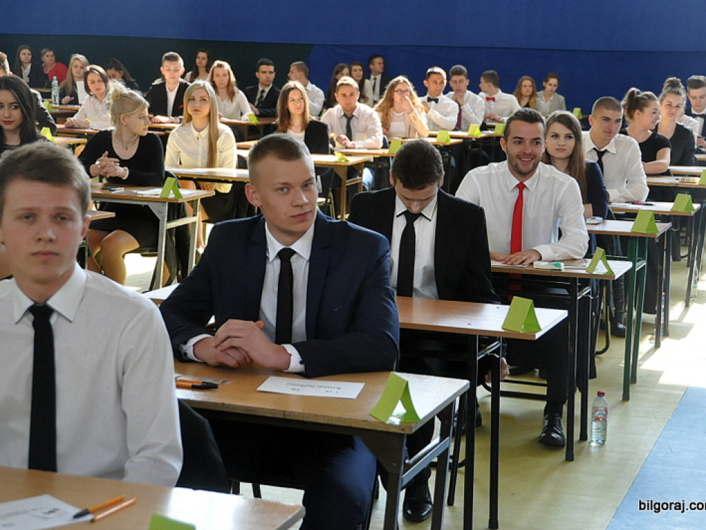 Ruszyły tegoroczne matury. Dziś język polski (FOTO)