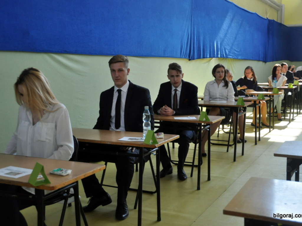 Ruszyły tegoroczne matury. Dziś język polski (FOTO)