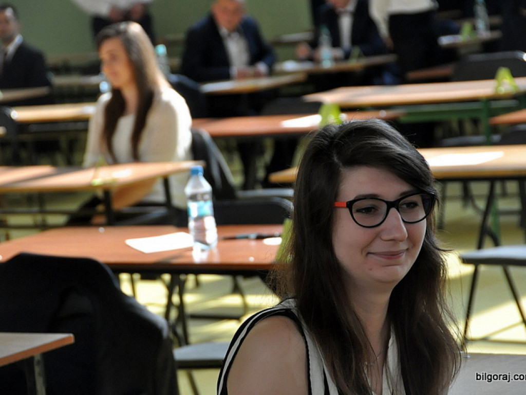 Ruszyły tegoroczne matury. Dziś język polski (FOTO)