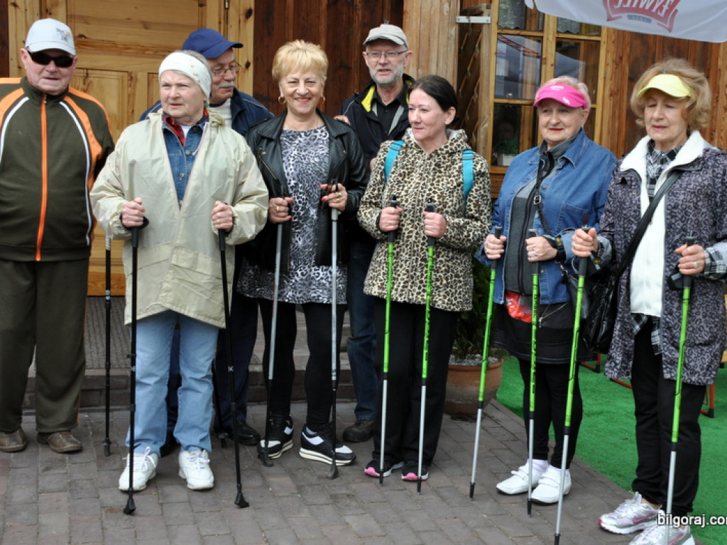 Marsz nordic walking seniorów (FOTO)