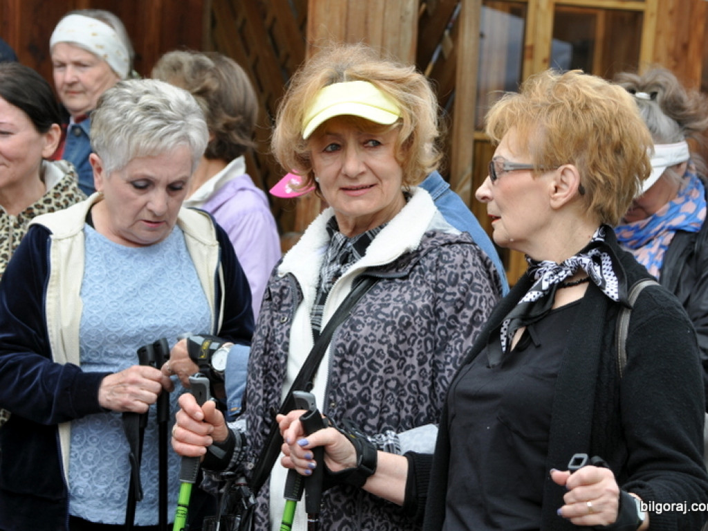 Marsz nordic walking seniorów (FOTO)