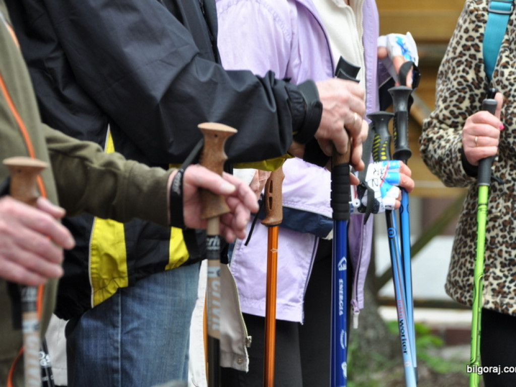 Marsz nordic walking seniorów (FOTO)