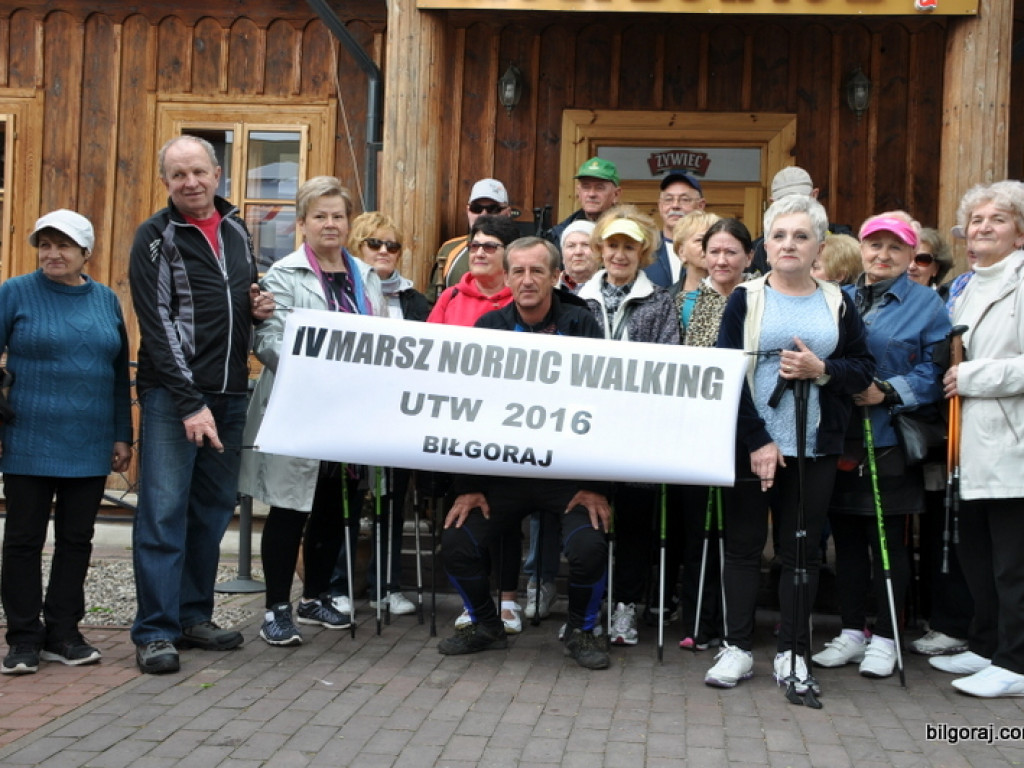 Marsz nordic walking seniorów (FOTO)