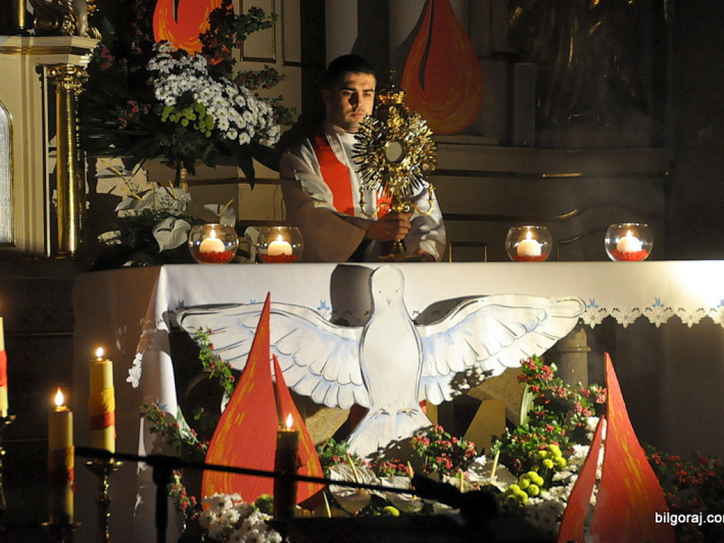 Czuwania przed Zesłaniem Ducha Świetego (FOTO)