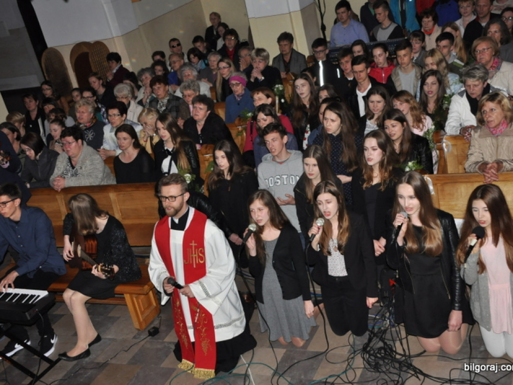 Czuwania przed Zesłaniem Ducha Świetego (FOTO)