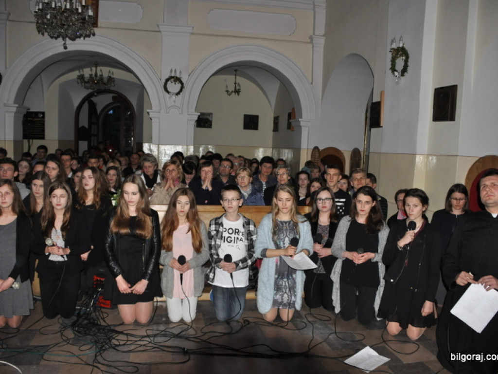 Czuwania przed Zesłaniem Ducha Świetego (FOTO)