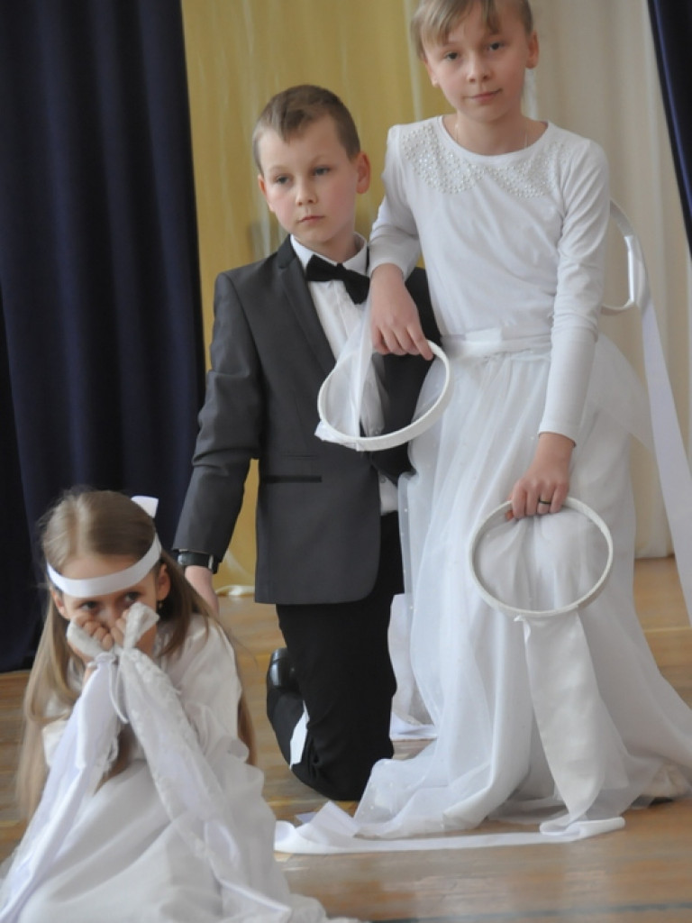 Uroczystości parafialno - szkolne w Tereszpolu (FOTO)