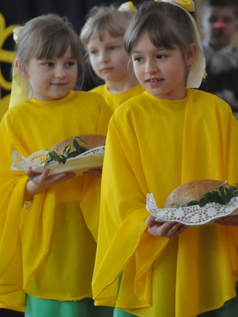 Uroczystości parafialno - szkolne w Tereszpolu (FOTO)