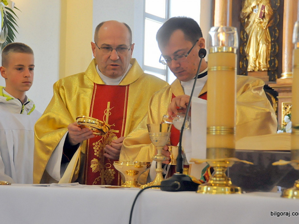 Uroczystości parafialno - szkolne w Tereszpolu (FOTO)