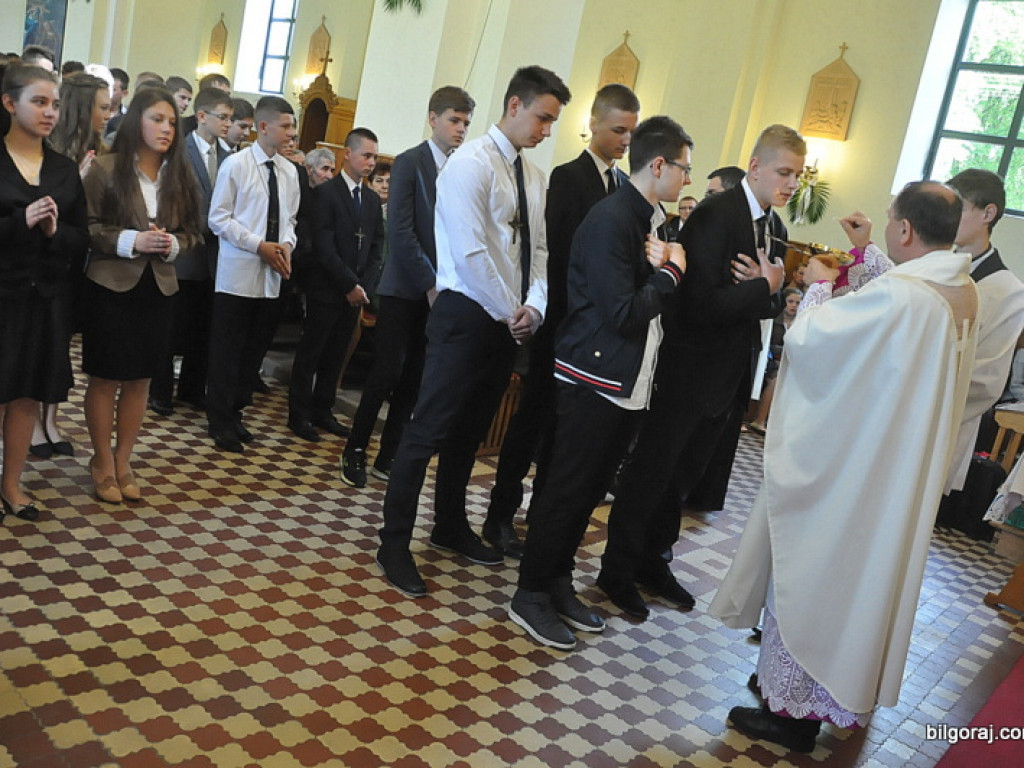 Uroczystości parafialno - szkolne w Tereszpolu (FOTO)