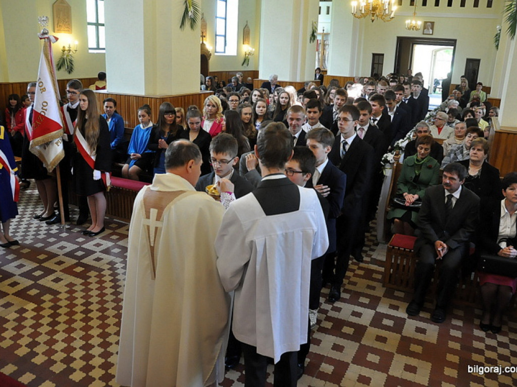 Uroczystości parafialno - szkolne w Tereszpolu (FOTO)