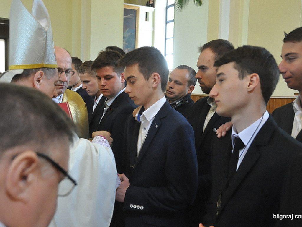 Uroczystości parafialno - szkolne w Tereszpolu (FOTO)