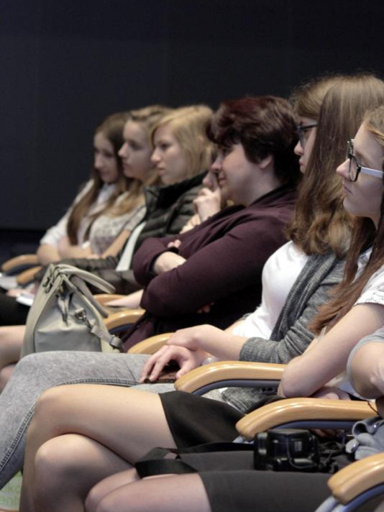 Powiatowy Międzygimnazjalny Konkurs Recytatorski Poezji i Prozy Obcojęzycznej (FOTO, WYNIKI)