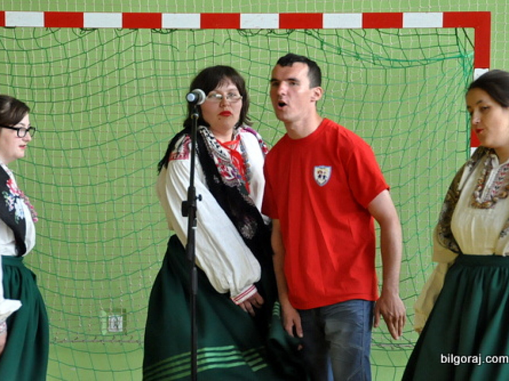 Emerytowani nauczyciele na spotkaniu z młodzieżą w Zespole Szkolno - Rewalidacyjnym w Biłgoraju (FOTO)