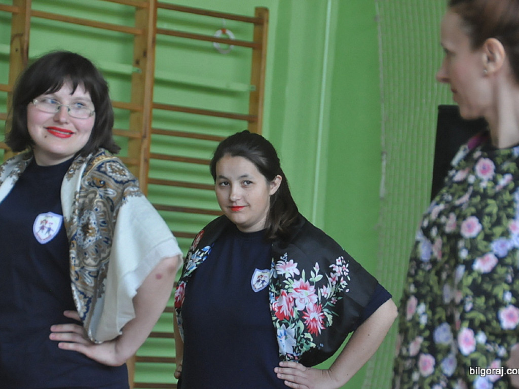 Emerytowani nauczyciele na spotkaniu z młodzieżą w Zespole Szkolno - Rewalidacyjnym w Biłgoraju (FOTO)