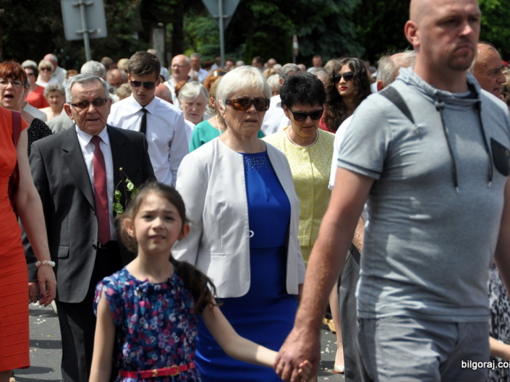 Boże Ciało: Procesje eucharystyczne na ulicach miast (FOTO, VIDEO)