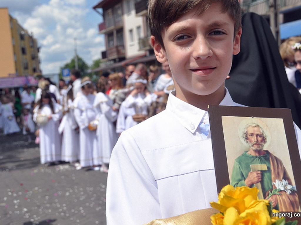Boże Ciało: Procesje eucharystyczne na ulicach miast (FOTO, VIDEO)