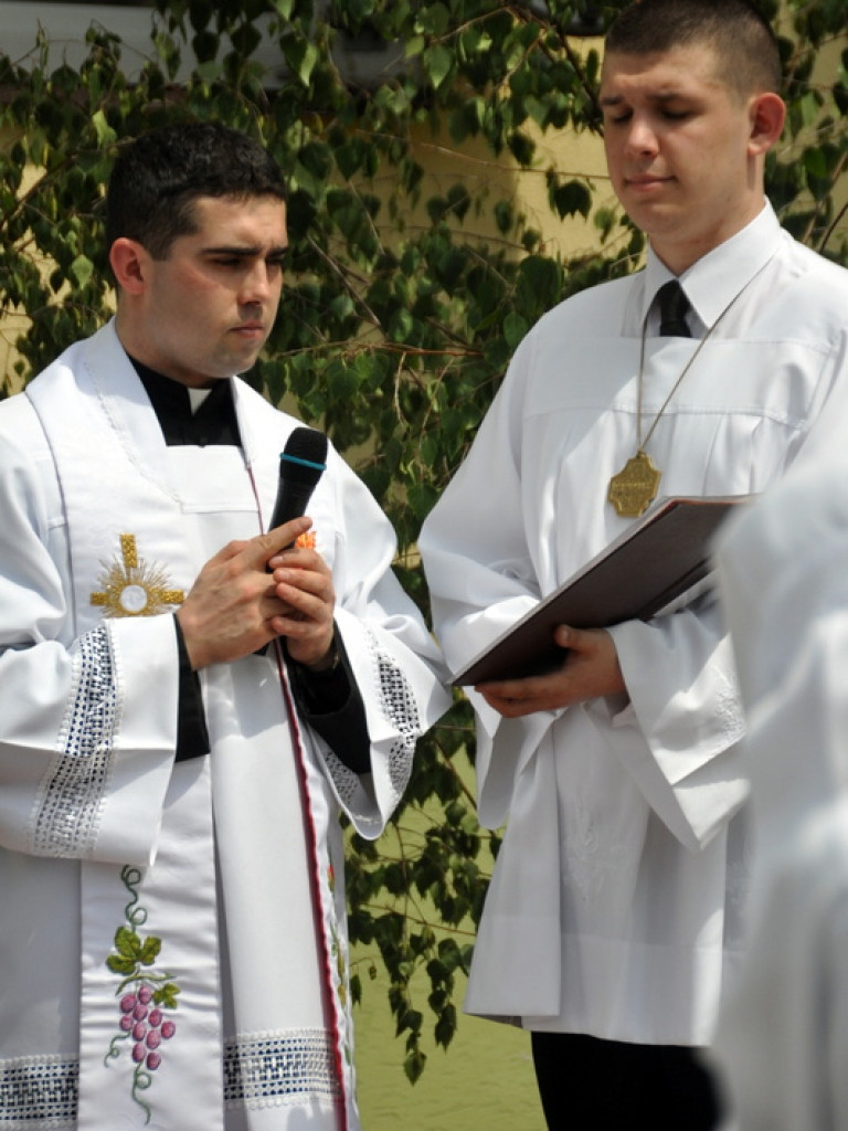 Boże Ciało: Procesje eucharystyczne na ulicach miast (FOTO, VIDEO)