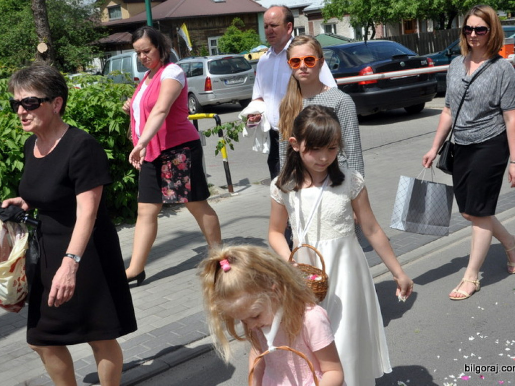 Boże Ciało: Procesje eucharystyczne na ulicach miast (FOTO, VIDEO)