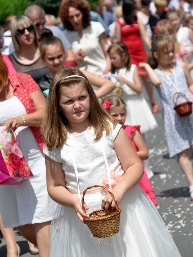 Boże Ciało: Procesje eucharystyczne na ulicach miast (FOTO, VIDEO)