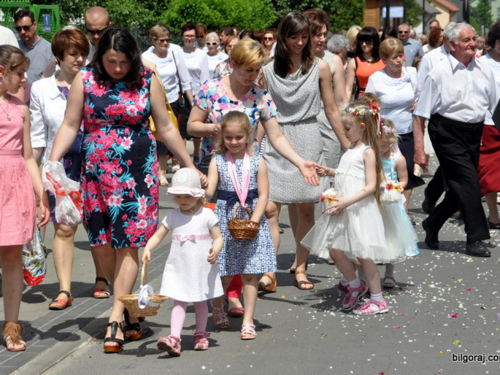 Boże Ciało: Procesje eucharystyczne na ulicach miast (FOTO, VIDEO)
