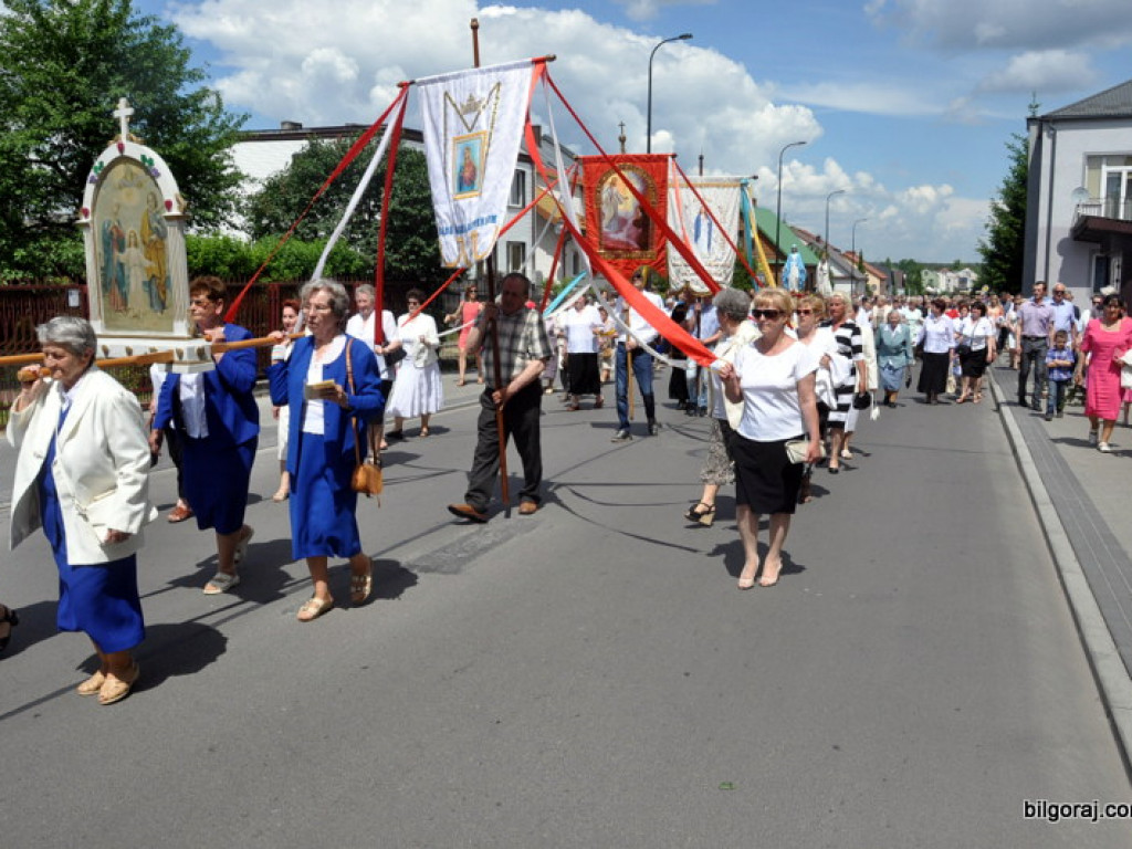 Boże Ciało: Procesje eucharystyczne na ulicach miast (FOTO, VIDEO)