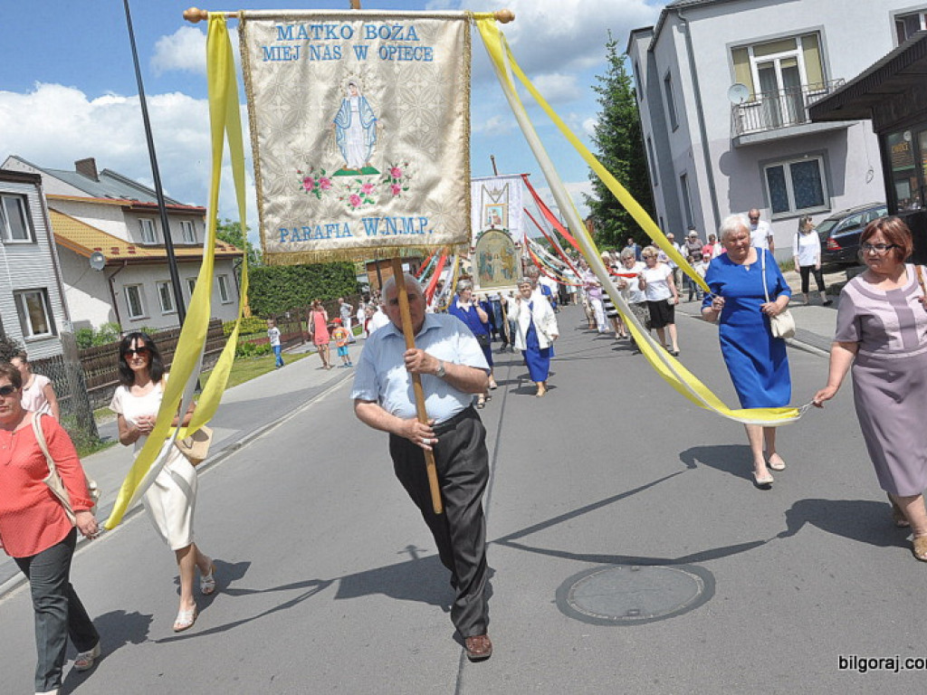 Boże Ciało: Procesje eucharystyczne na ulicach miast (FOTO, VIDEO)