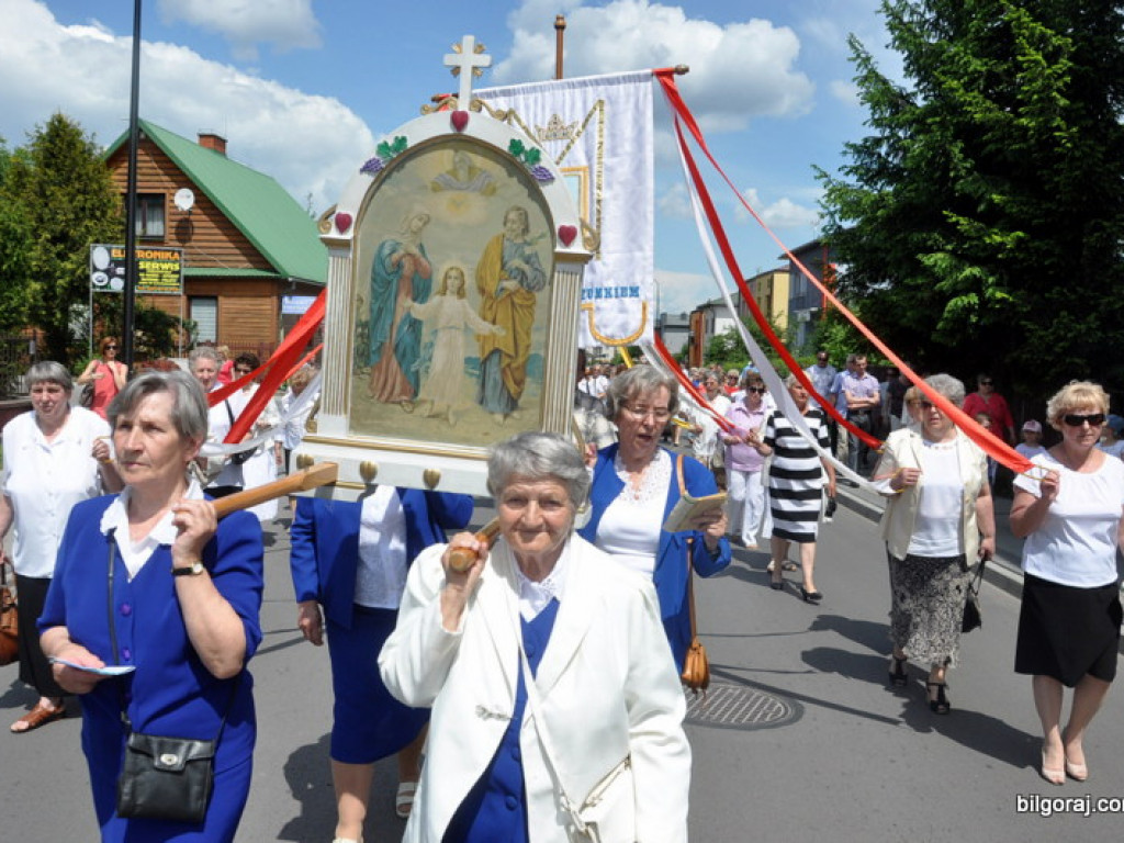 Boże Ciało: Procesje eucharystyczne na ulicach miast (FOTO, VIDEO)
