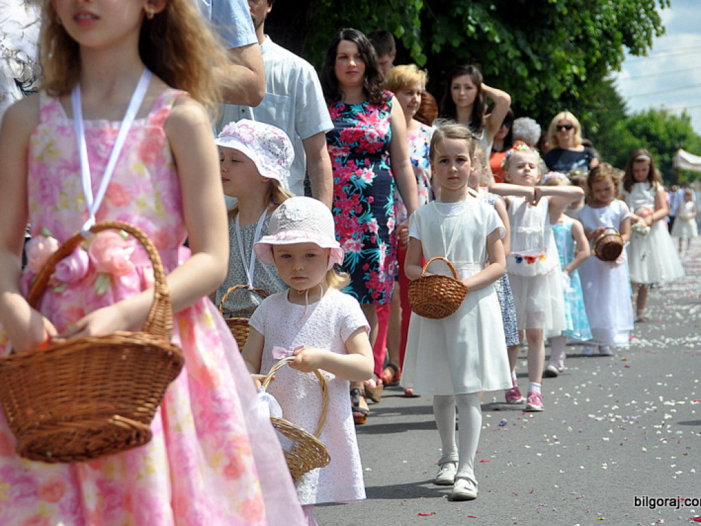 Boże Ciało: Procesje eucharystyczne na ulicach miast (FOTO, VIDEO)