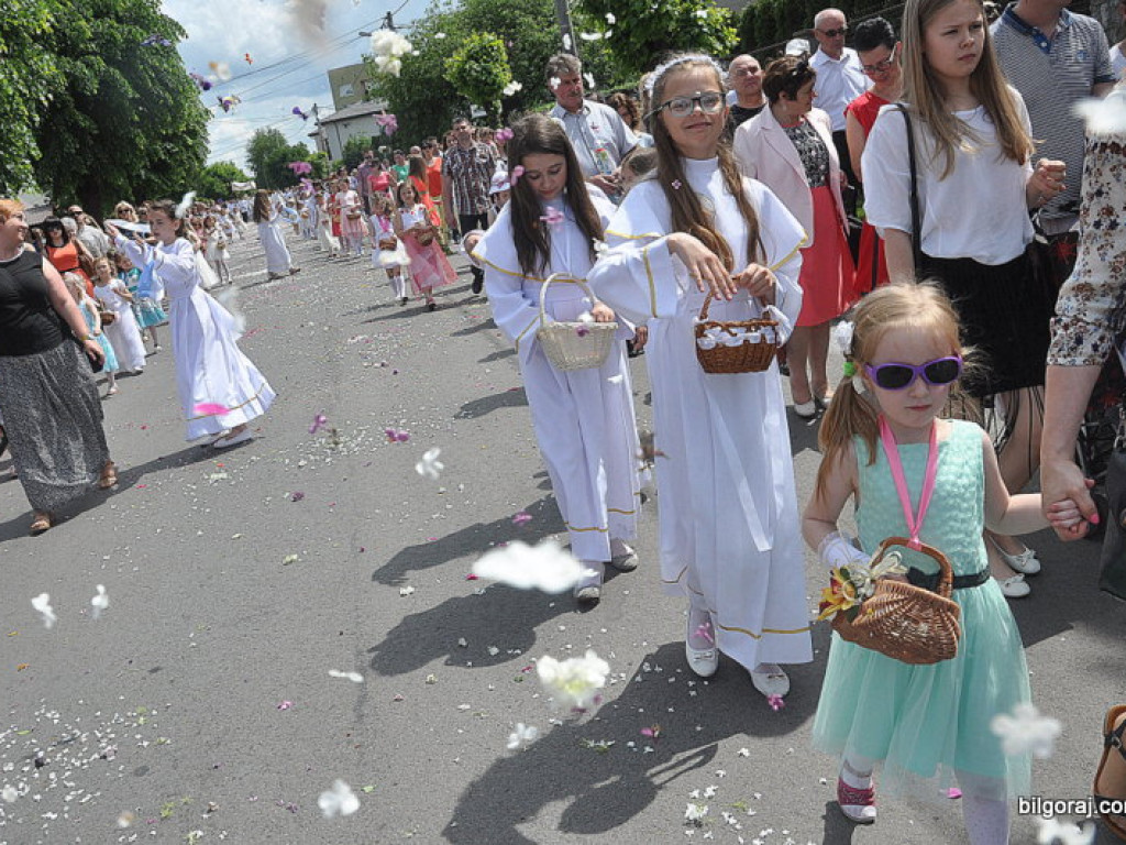 Boże Ciało: Procesje eucharystyczne na ulicach miast (FOTO, VIDEO)