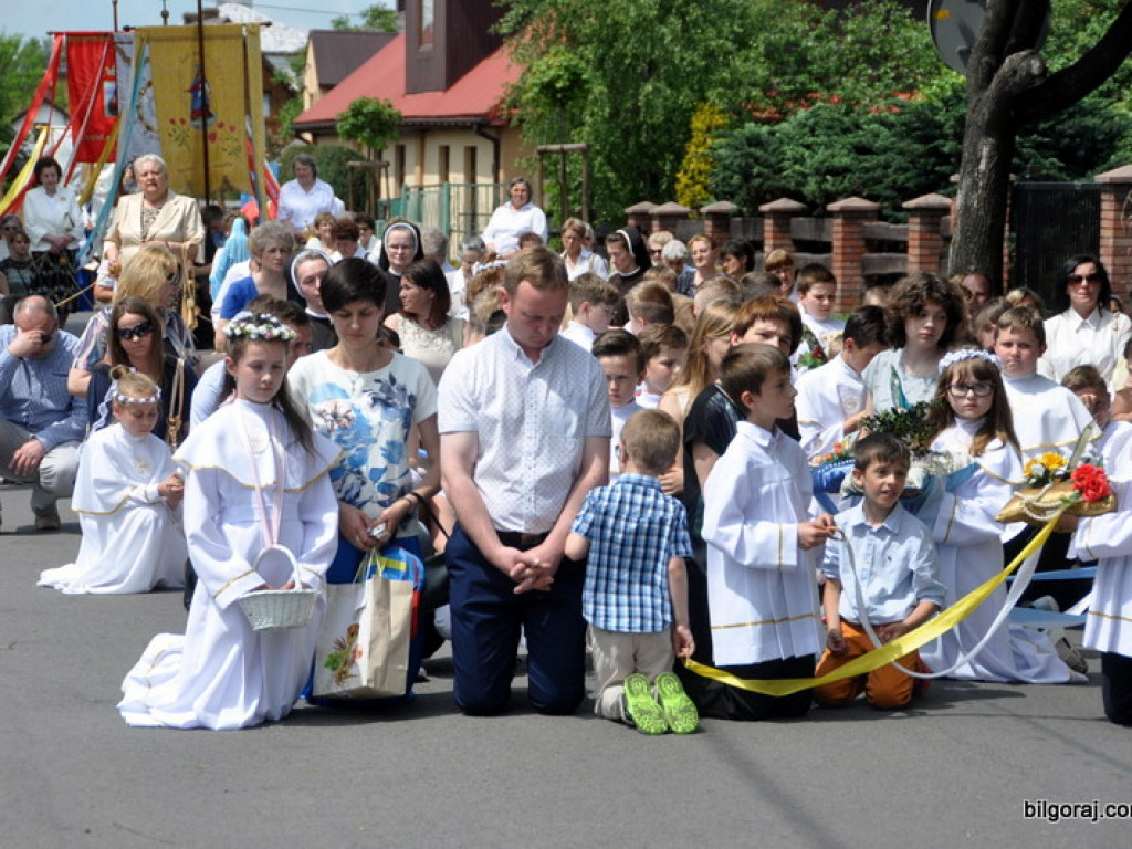 Boże Ciało: Procesje eucharystyczne na ulicach miast (FOTO, VIDEO)