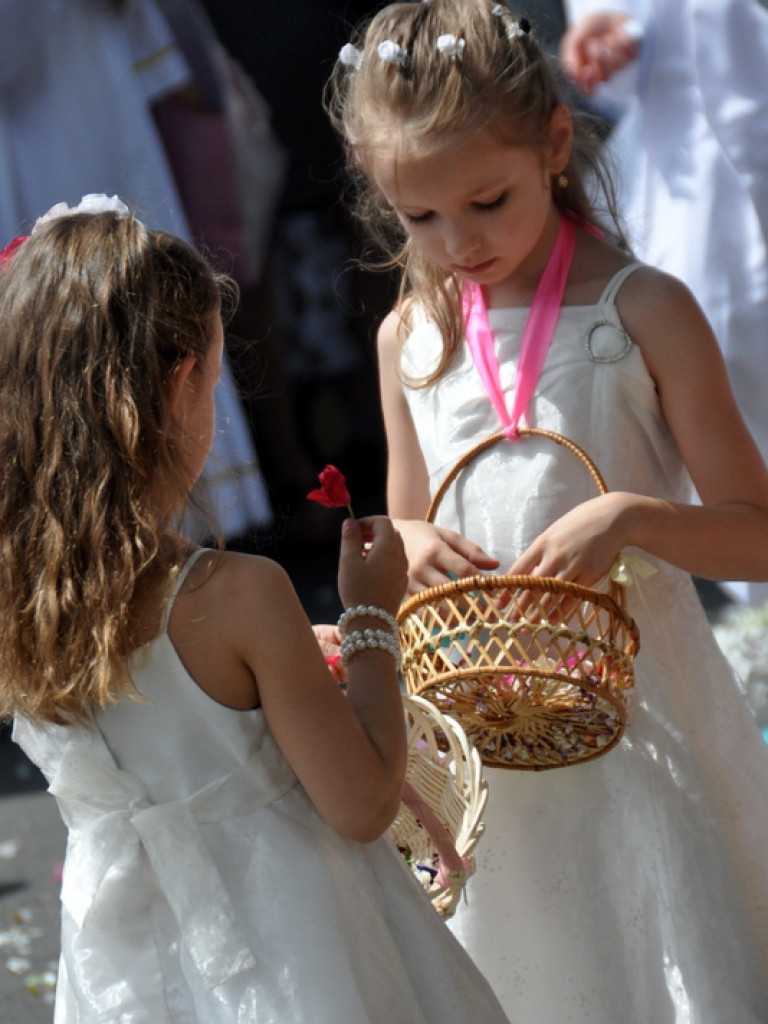 Boże Ciało: Procesje eucharystyczne na ulicach miast (FOTO, VIDEO)