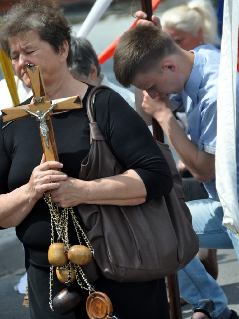 Boże Ciało: Procesje eucharystyczne na ulicach miast (FOTO, VIDEO)
