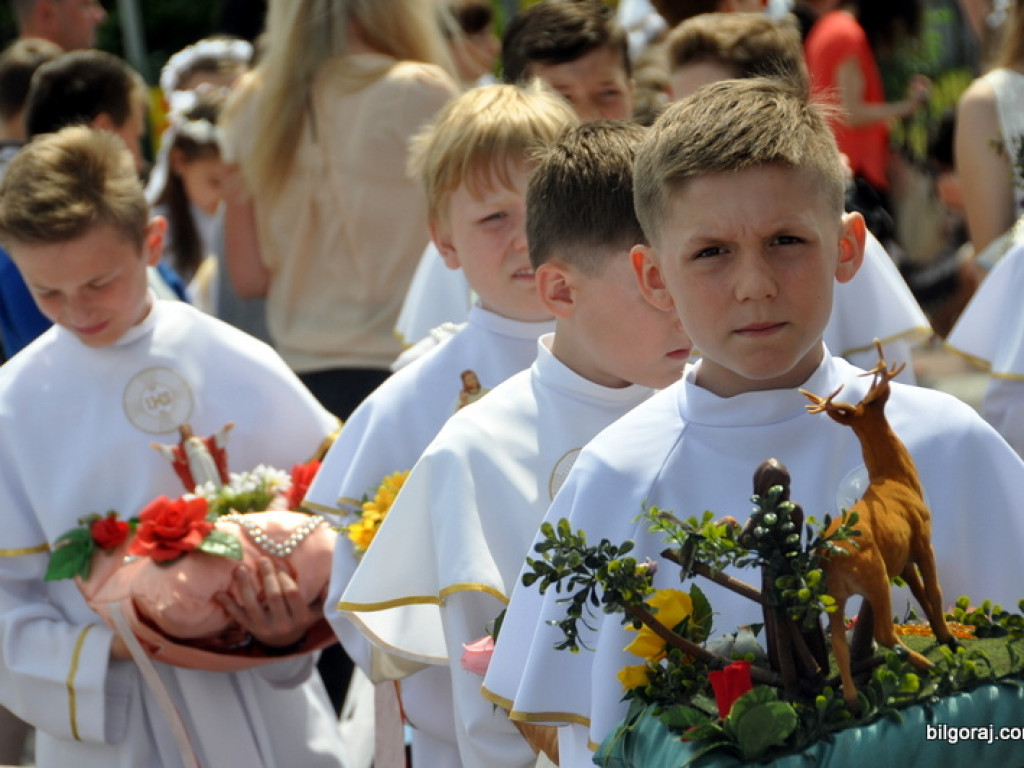 Boże Ciało: Procesje eucharystyczne na ulicach miast (FOTO, VIDEO)