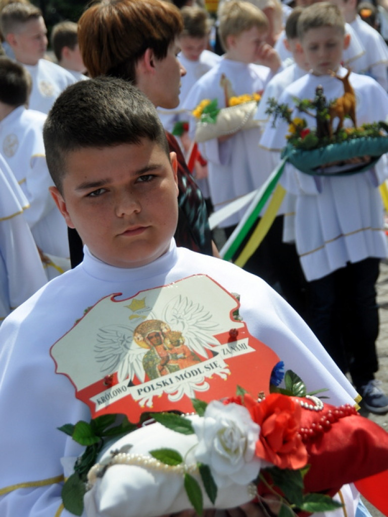 Boże Ciało: Procesje eucharystyczne na ulicach miast (FOTO, VIDEO)