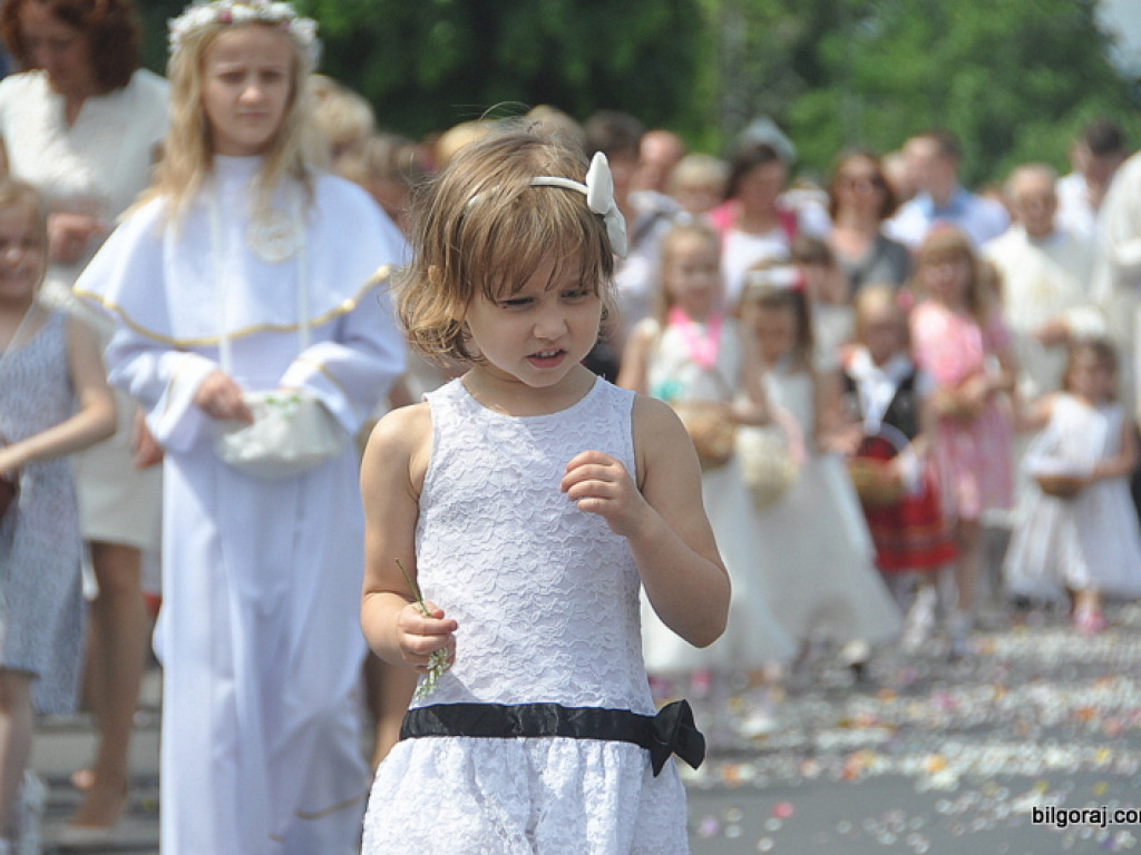 Boże Ciało: Procesje eucharystyczne na ulicach miast (FOTO, VIDEO)