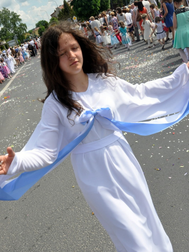 Boże Ciało: Procesje eucharystyczne na ulicach miast (FOTO, VIDEO)