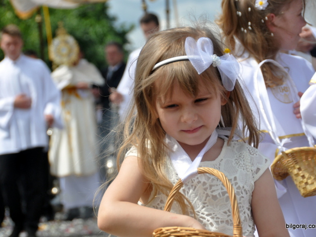 Boże Ciało: Procesje eucharystyczne na ulicach miast (FOTO, VIDEO)