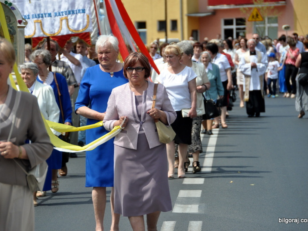 Boże Ciało: Procesje eucharystyczne na ulicach miast (FOTO, VIDEO)